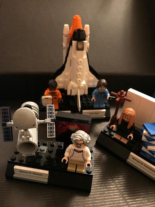 Women Nasa lego figures 