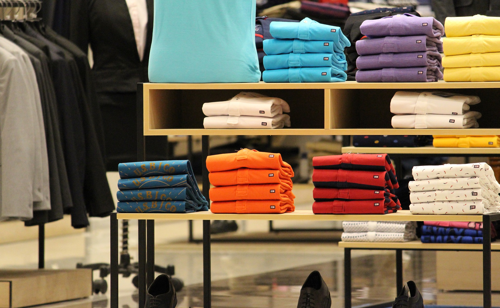 Display of t-shirts on a shop floor